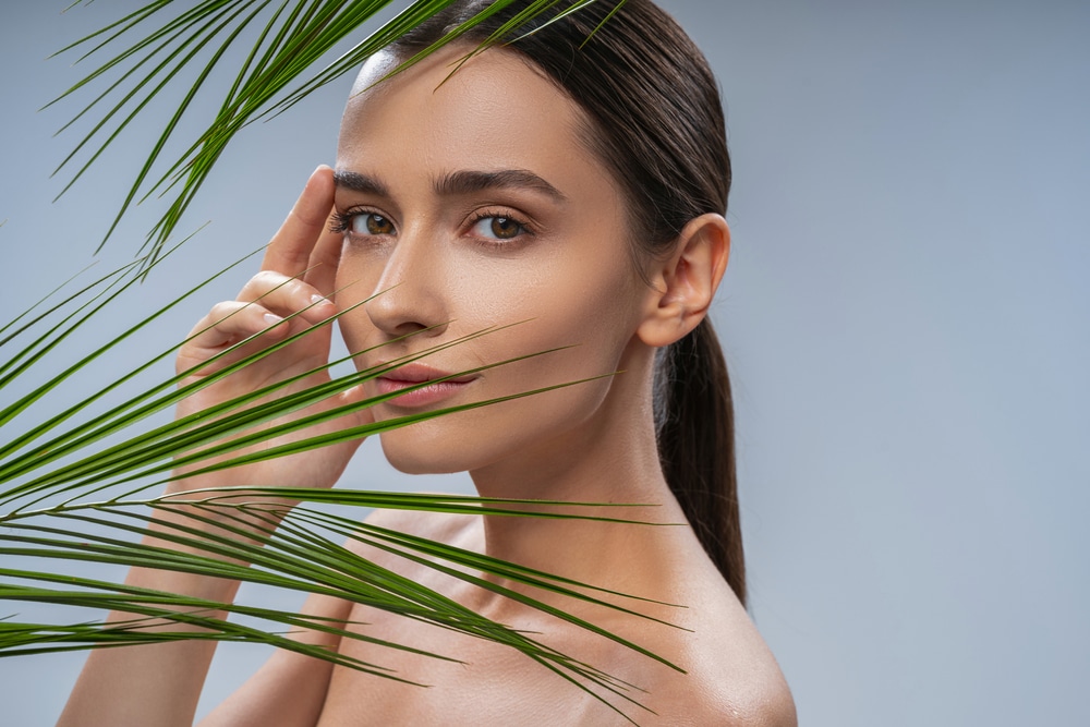 Close,Up,Portrait,Of,A,Serene,Gorgeous,Young,Dark-haired,Woman